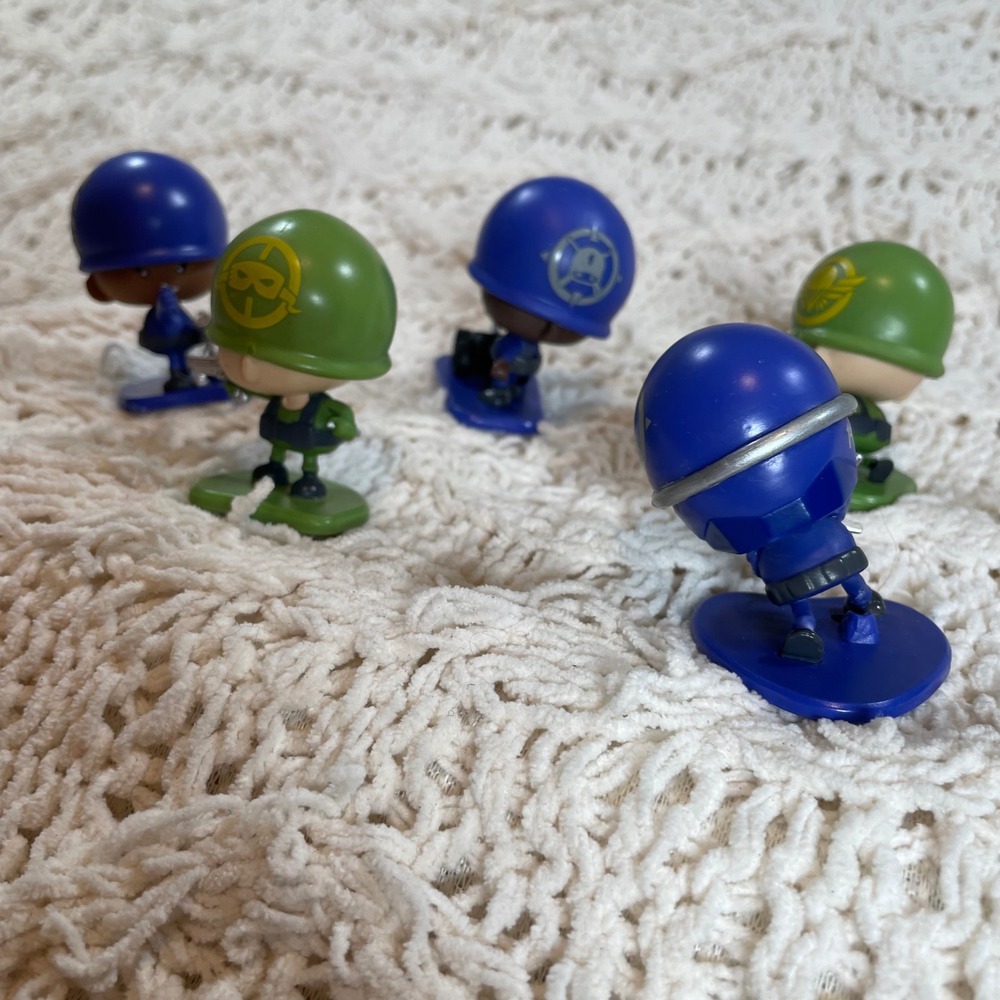 Lot of‎ 5 Miniature Soldier Action Figures Blue and Green Military Toy Figurines